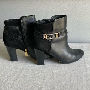 Isola black leather bootie